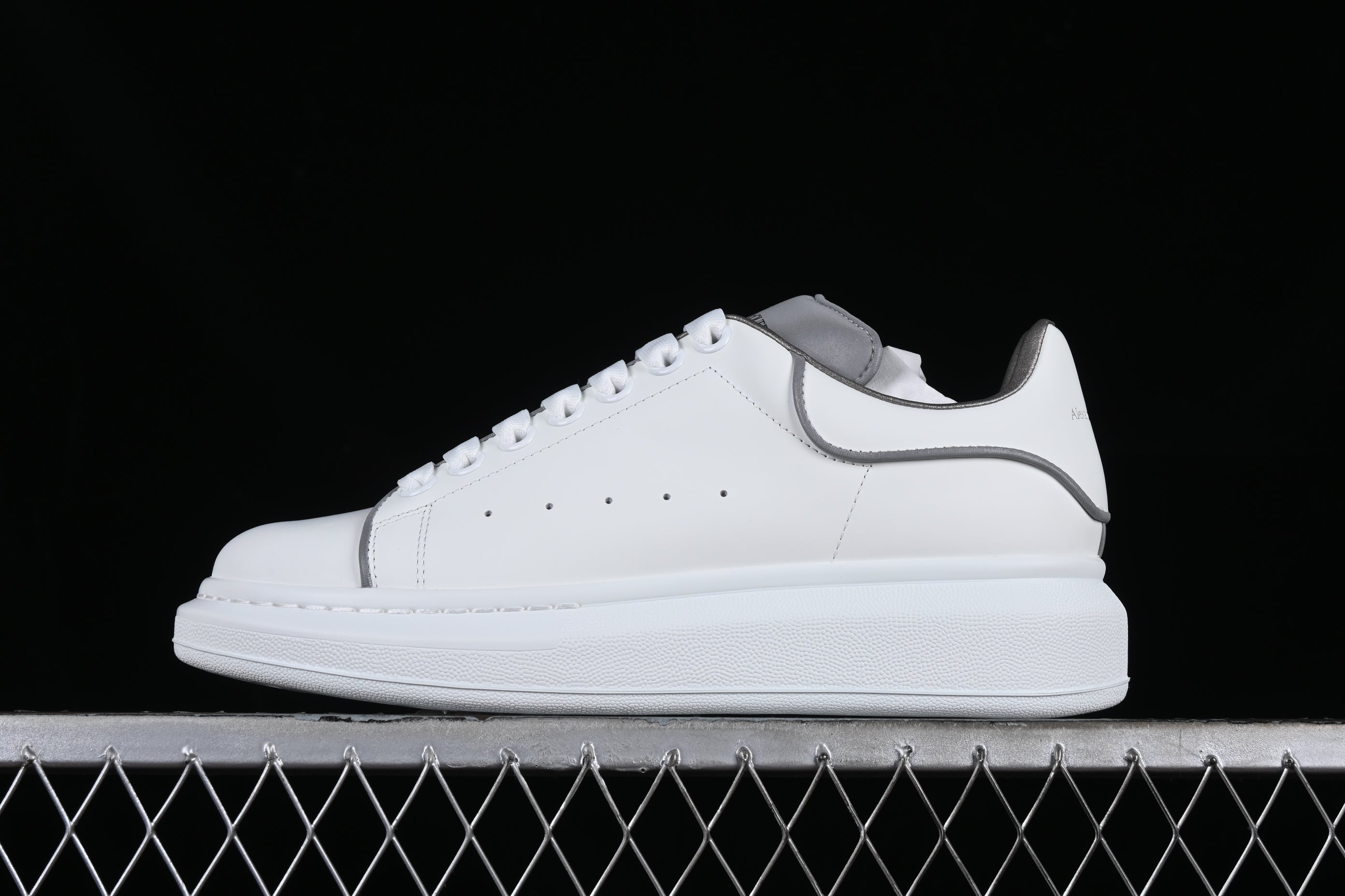 Alexander McQueen Oversized Branco/Cinza – Manfrim Store
