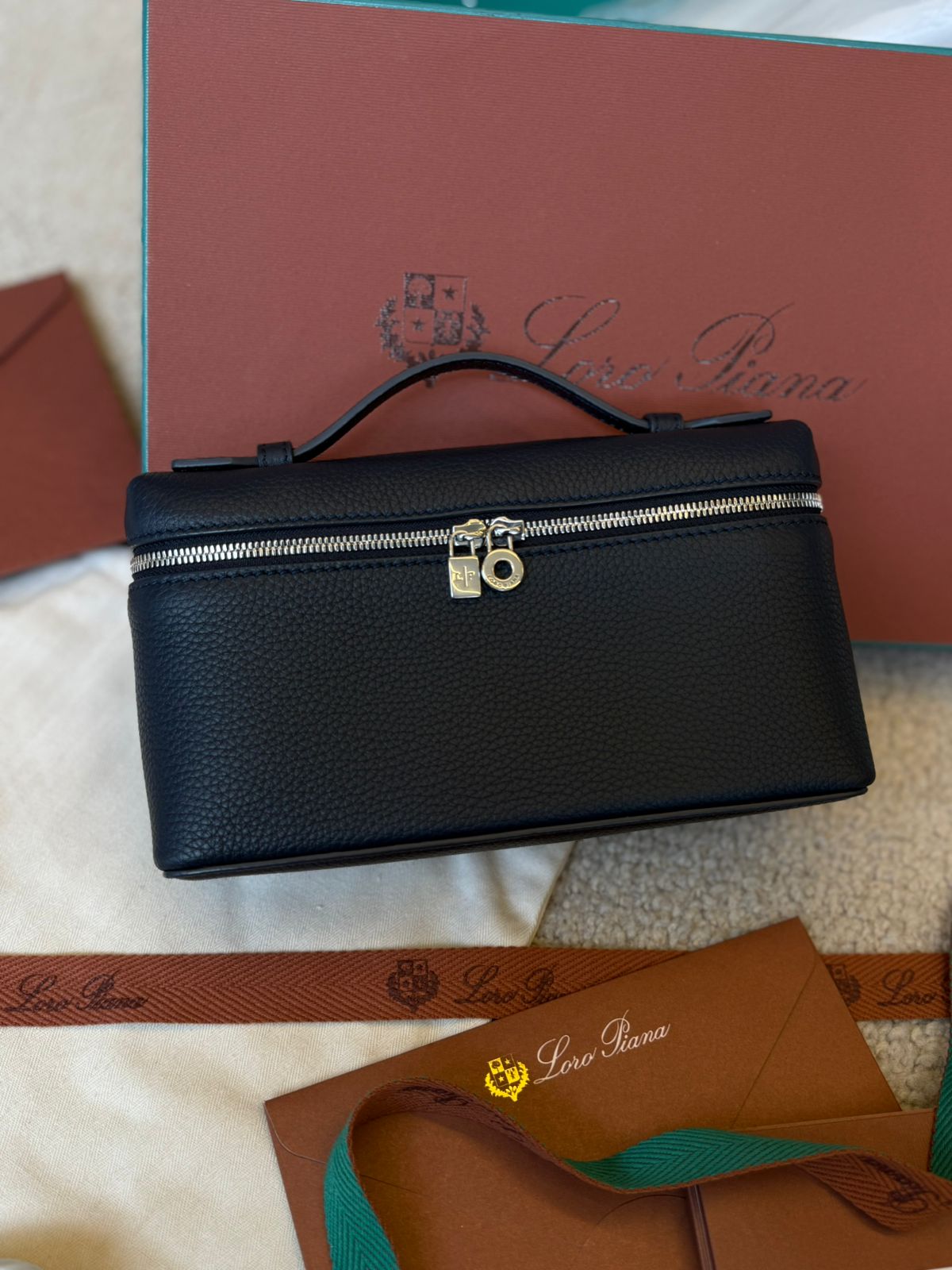 Loro Piana L19 Extra Pocket Pouch Blue – Manfrim Store