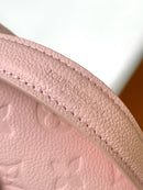 Pochette Métis East West Monogram Empreinte Pink Opale