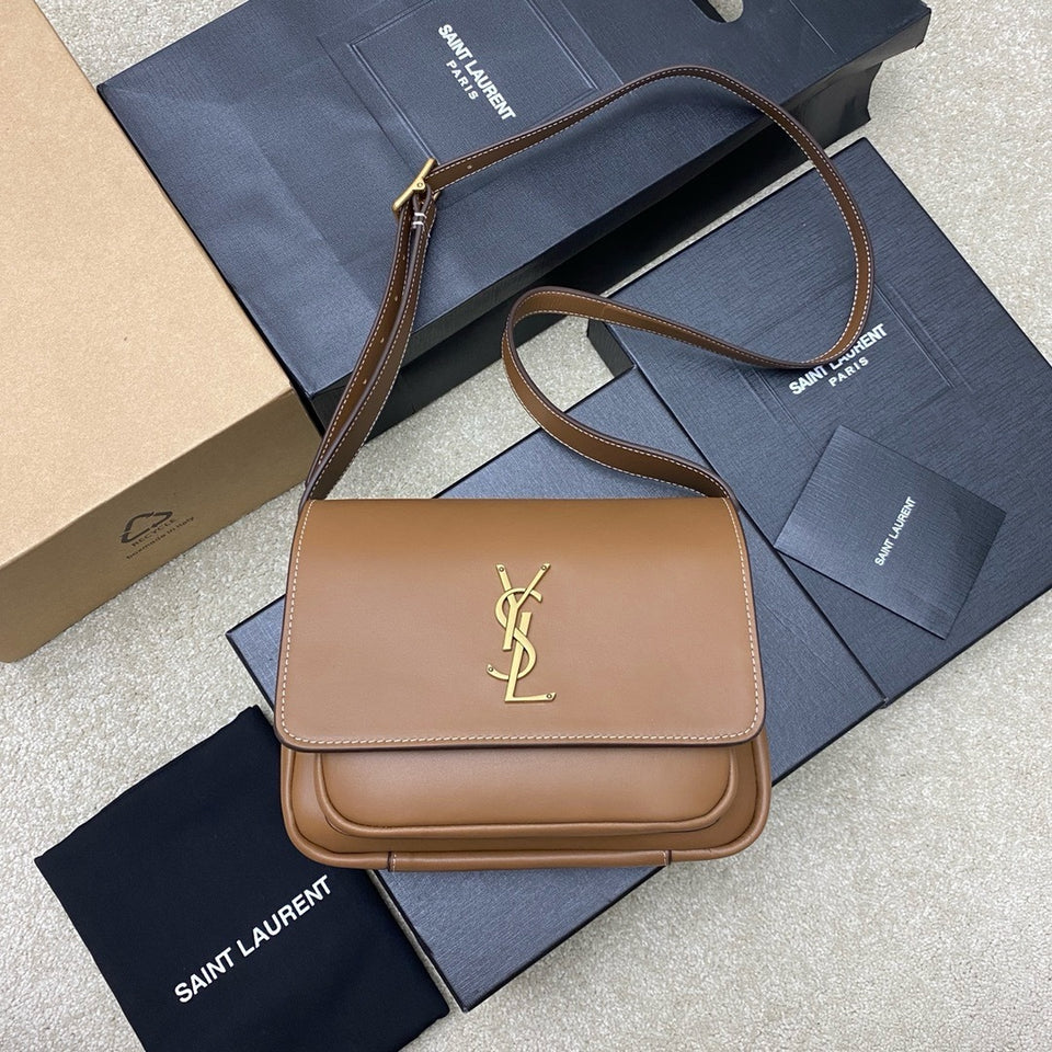 Saint Laurent Niki Saddle Shoulder Bag Cortiça Ferragens Douradas