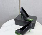 Chanel Square-Toe Cap-Toe Pumps in Black & Metallic Green Leather. Salto 9 cm.
