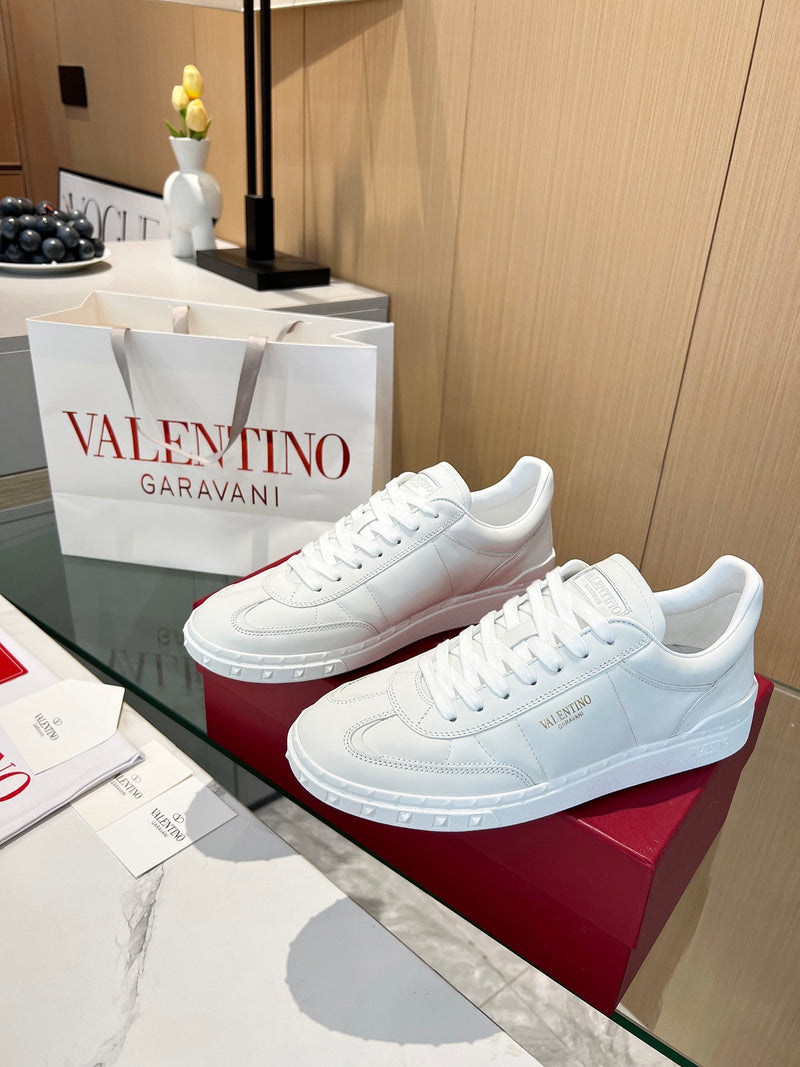Valentino Garavani Upvillage