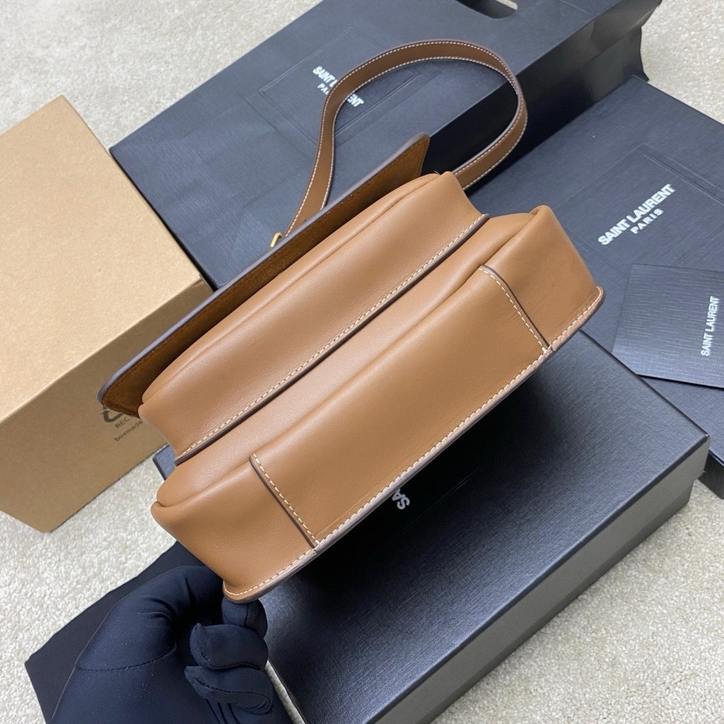 Saint Laurent Niki Saddle Shoulder Bag Cortiça Ferragens Douradas