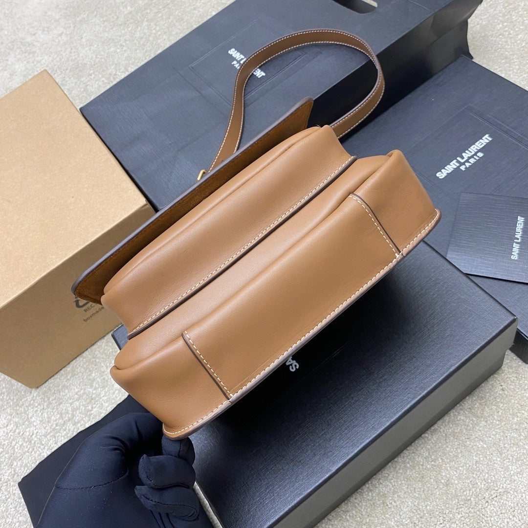 Saint Laurent Niki Saddle Shoulder Bag Cortiça Ferragens Douradas