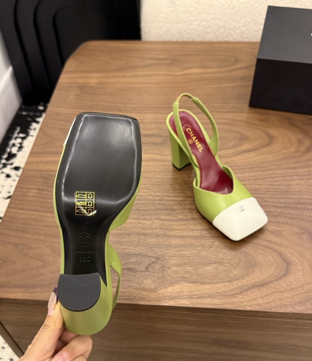 Chanel Slingback Block Heel  Olive Green & White  Patent. Salto 9 cm.