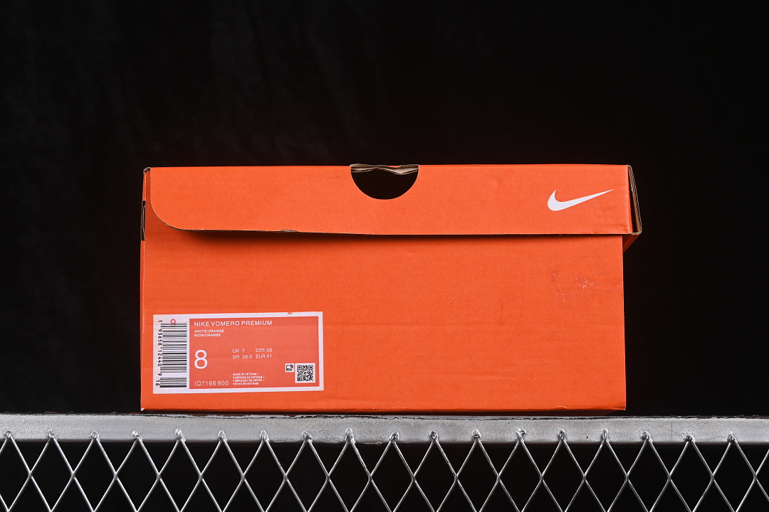 Nike Vomero Premium x Melitta Baumeister Total Orange Chalk .