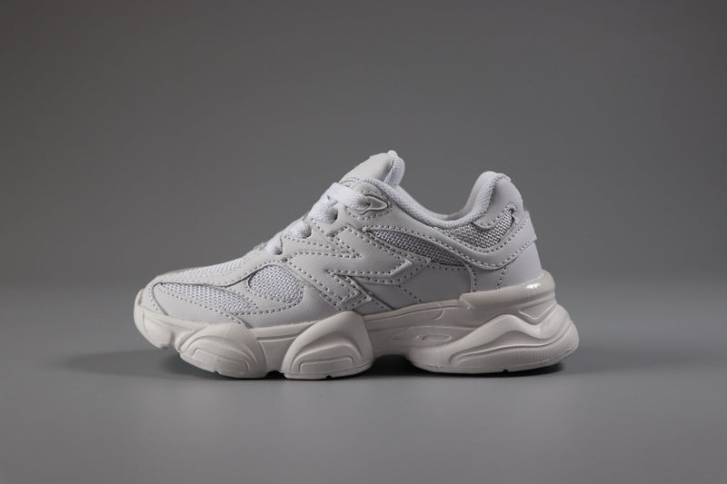 New Balance white infantil