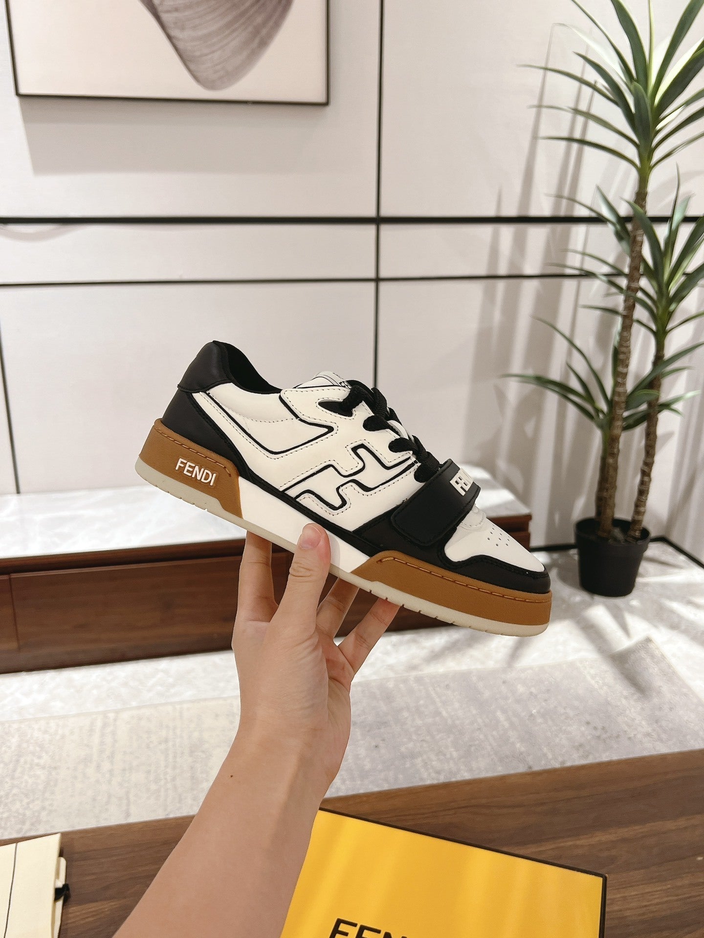 FENDI - Todos os produtos – Manfrim Store