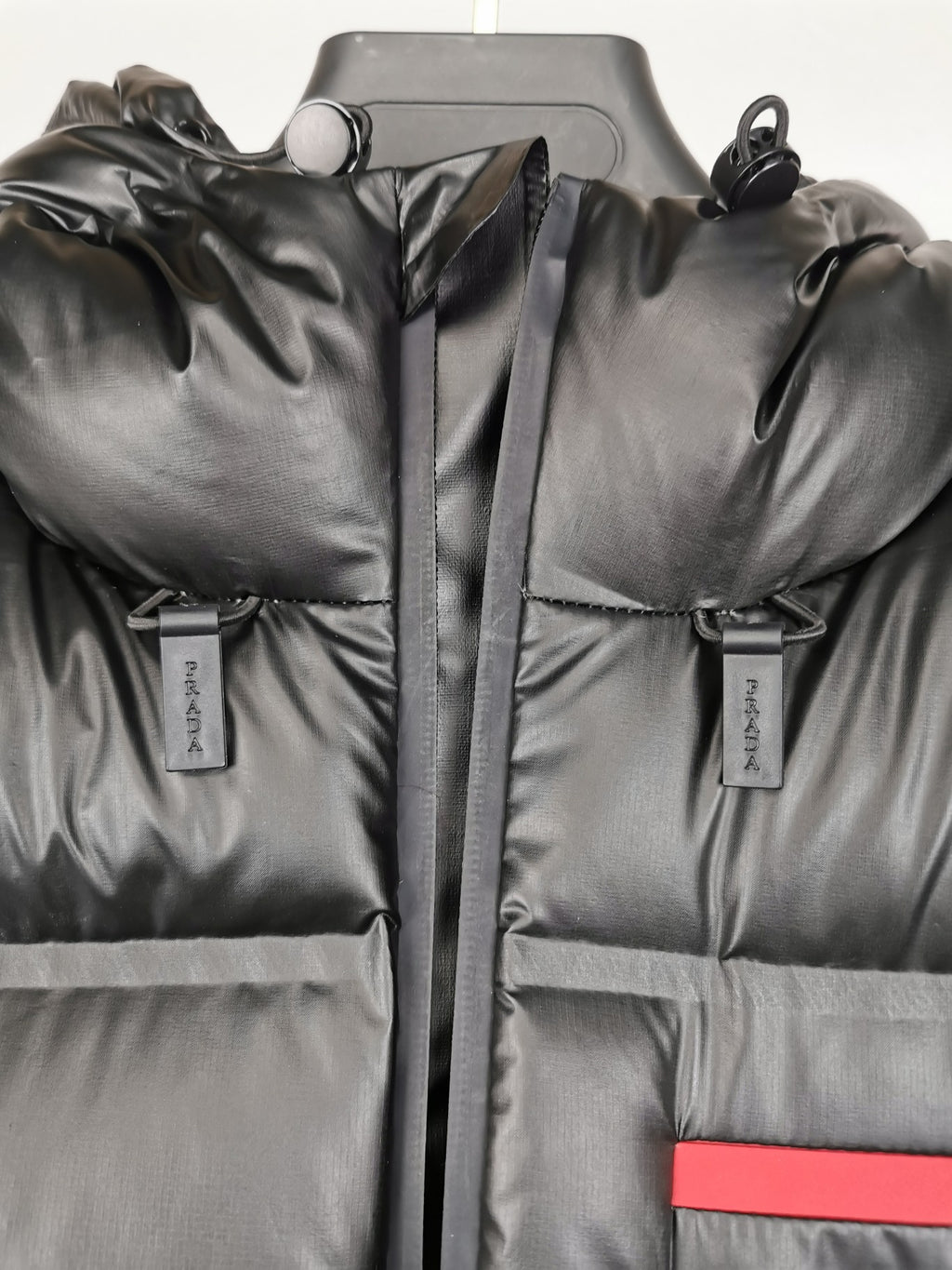 Jaqueta Down Puffer Prada.