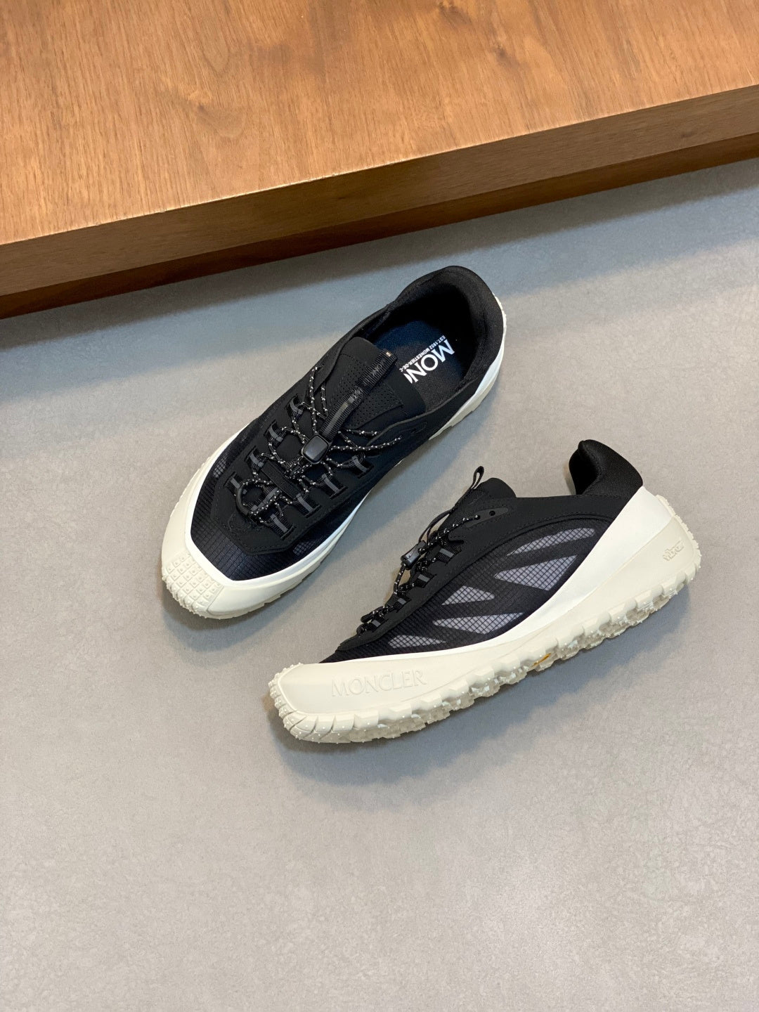Tênis Moncler Trailgrip LP Black / Off White