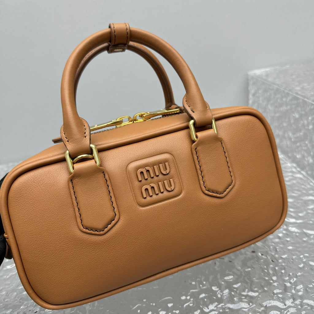 Bolsa Miu Miu Arcadie Leather Bag