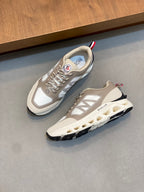 Tênis Moncler Leave No Trace Beje / Off White