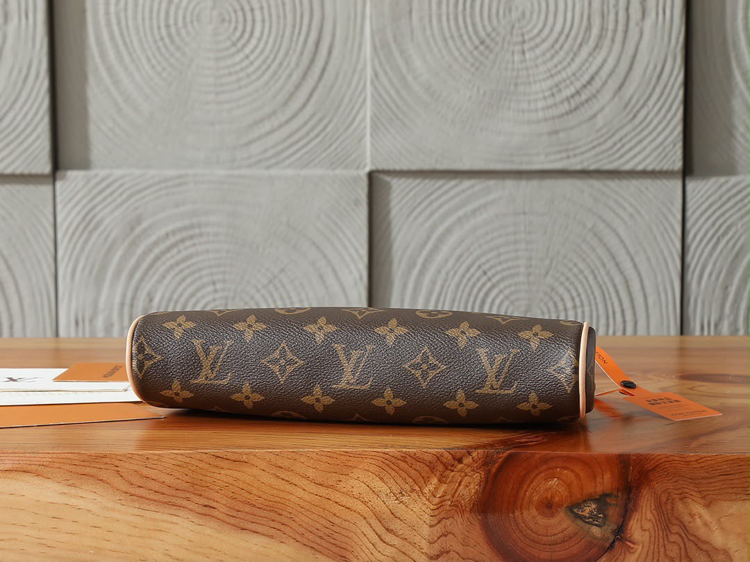 Louis Vuitton Eva Clutch Monogram