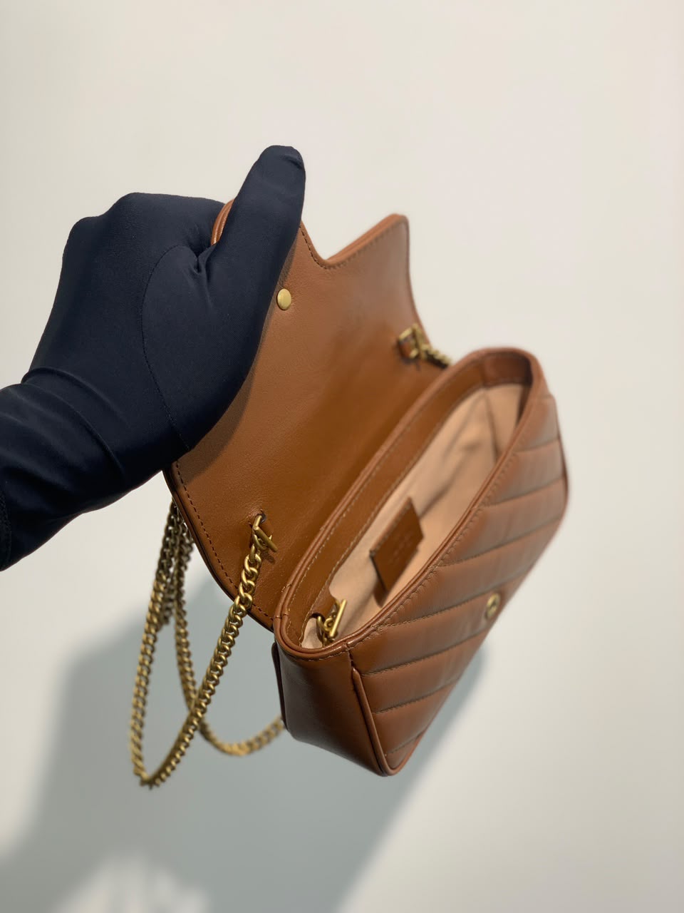 Bolsa GG Marmont Mini Matelassê Chevron Marrom