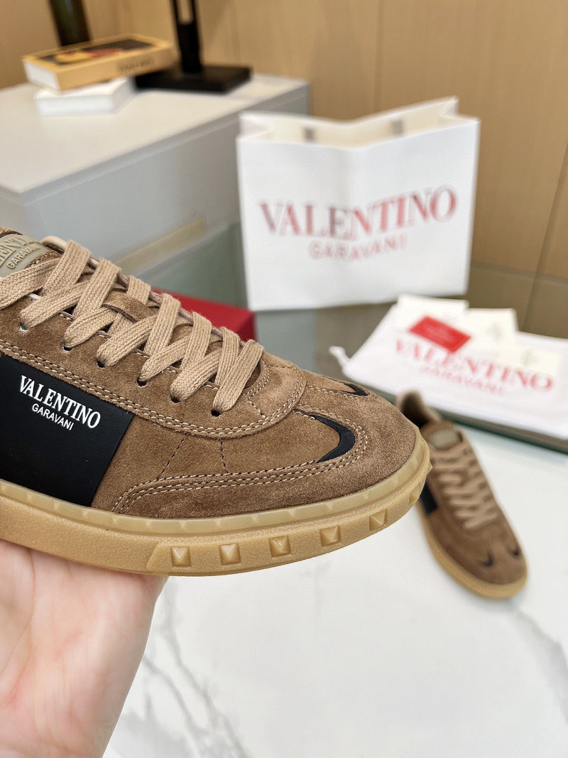 Valentino Garavani Upvillage
