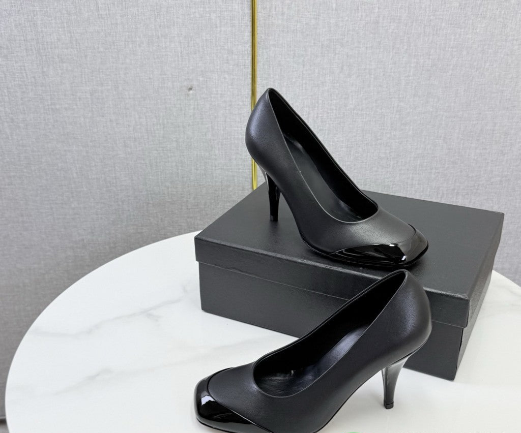 Chanel Square-Toe Cap-Toe Pumps in Black Leather. Salto 9 cm.