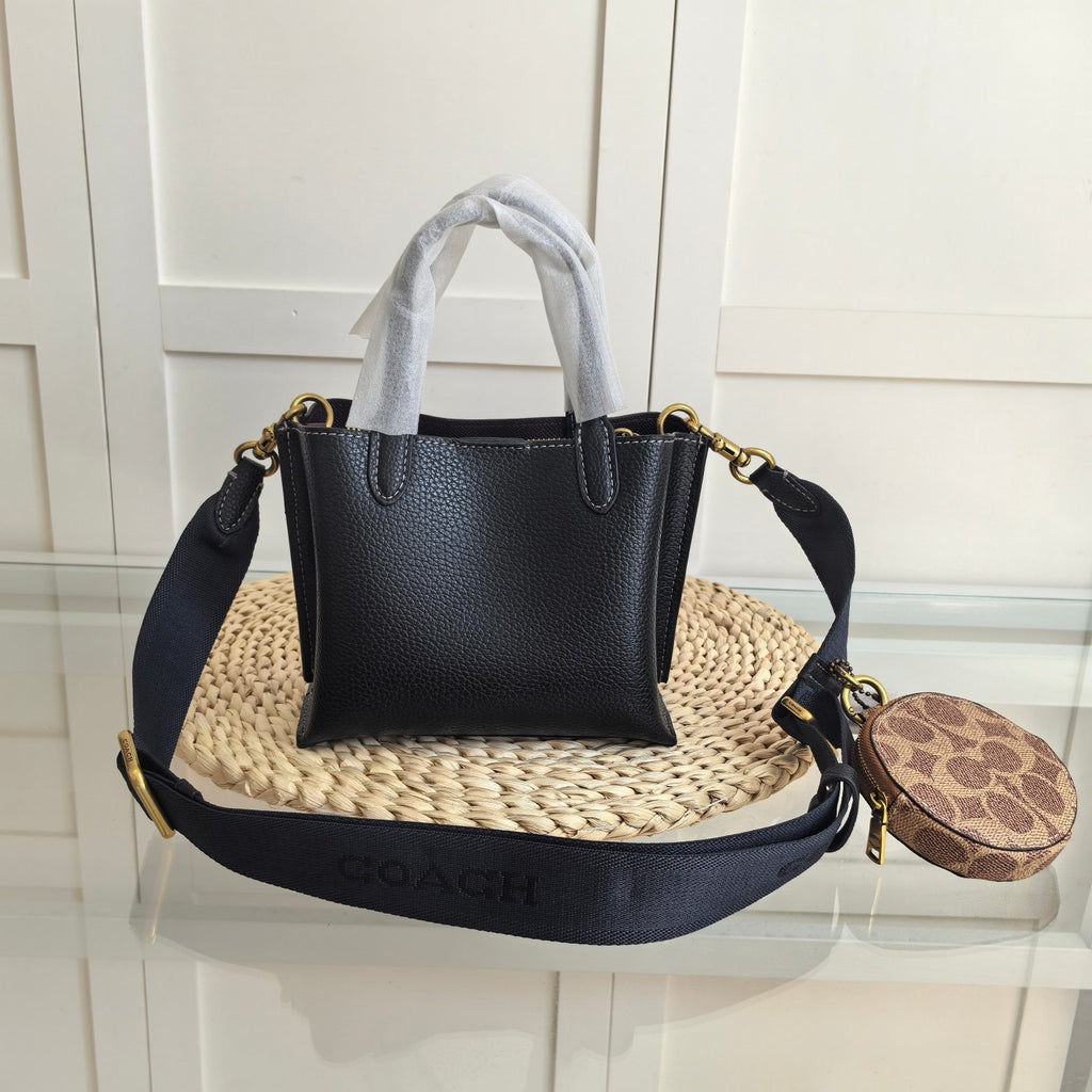 Coach Willow Tote 24 Pebble Leather Black Ferragens Douradas