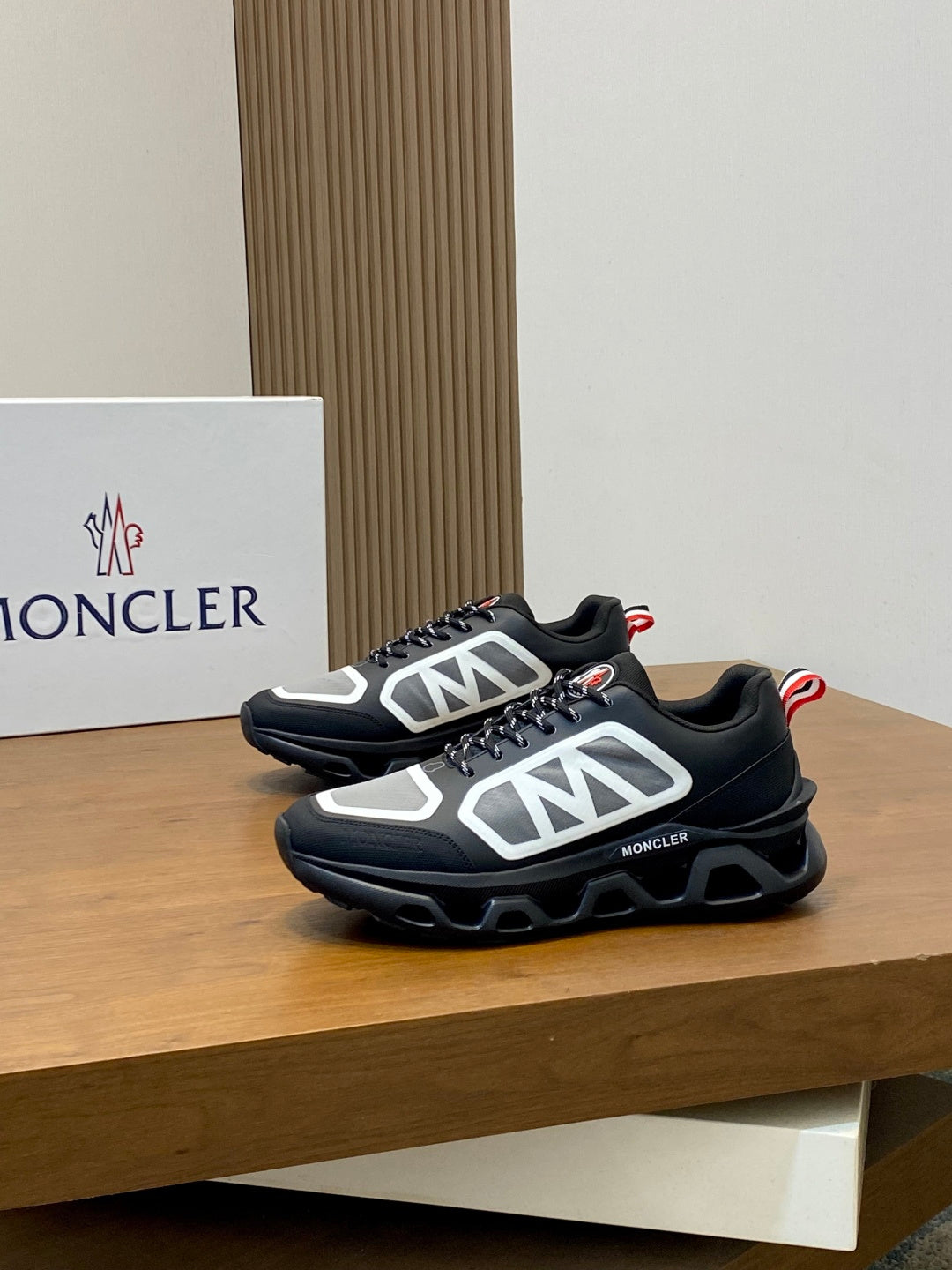 Tênis Moncler Leave No Trace Black / Grafite