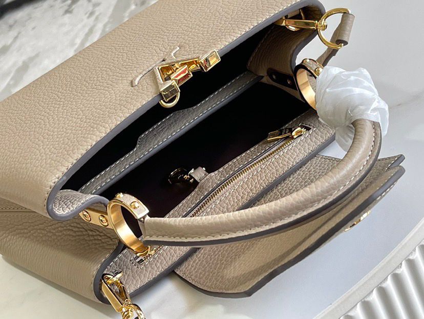 Louis Vuitton Capucines BB