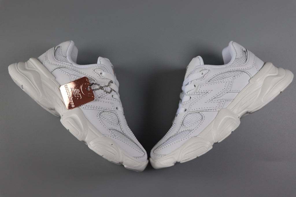 New Balance white infantil