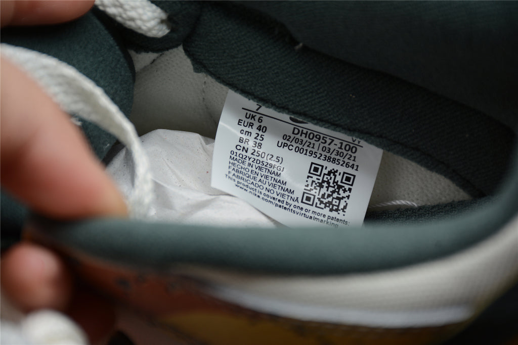 Nike Dunk Low SE Sail Multi-Camo DH0957-100