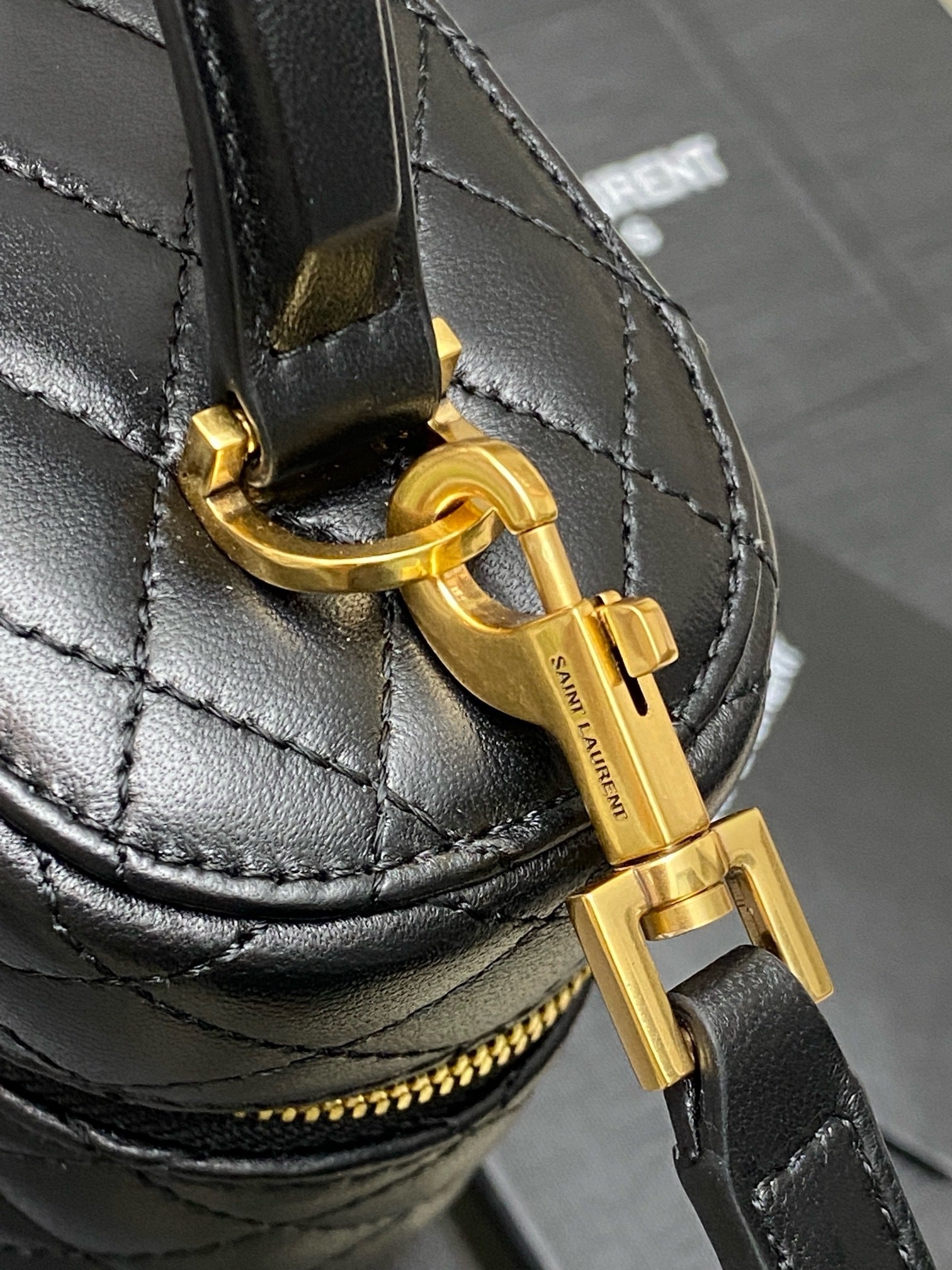 Saint Laurent Gaby Vanity  Black Ferragens Douradas