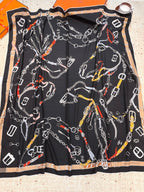 Lenço Hermès Carré 90 "Les Chevaux Déchaînés" Cor Preto Fosco