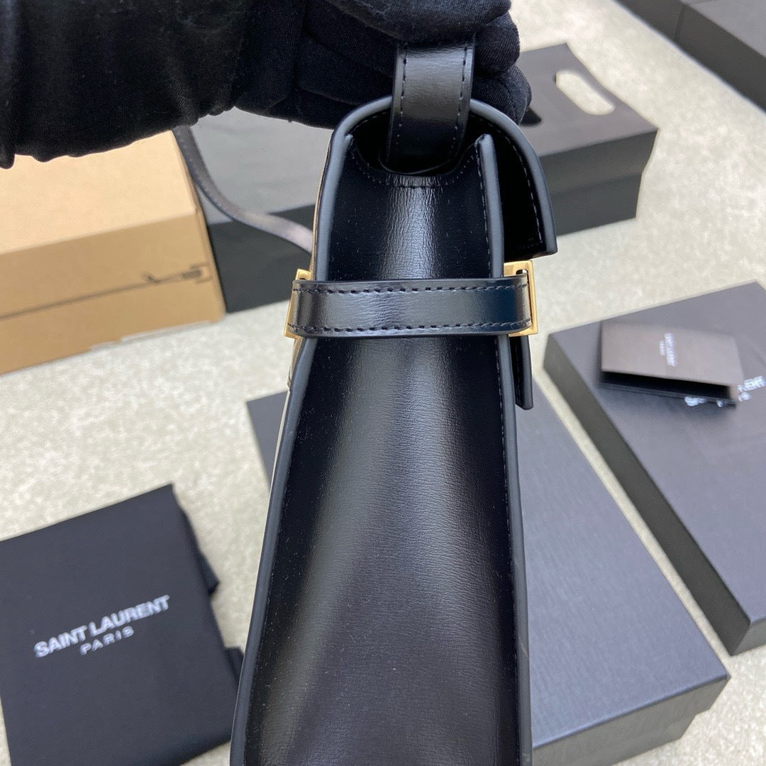 Saint Laurent Manhattan Small Shoulder Bag Black Ferragens Douradas