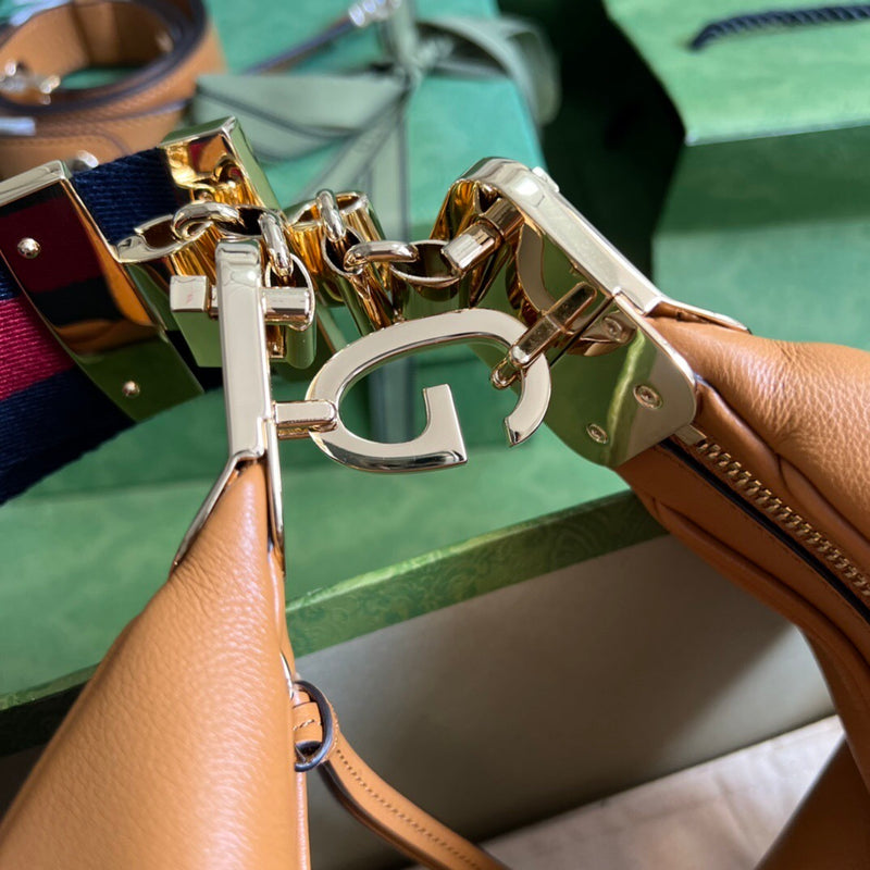 Gucci Attache Small shoulder bag