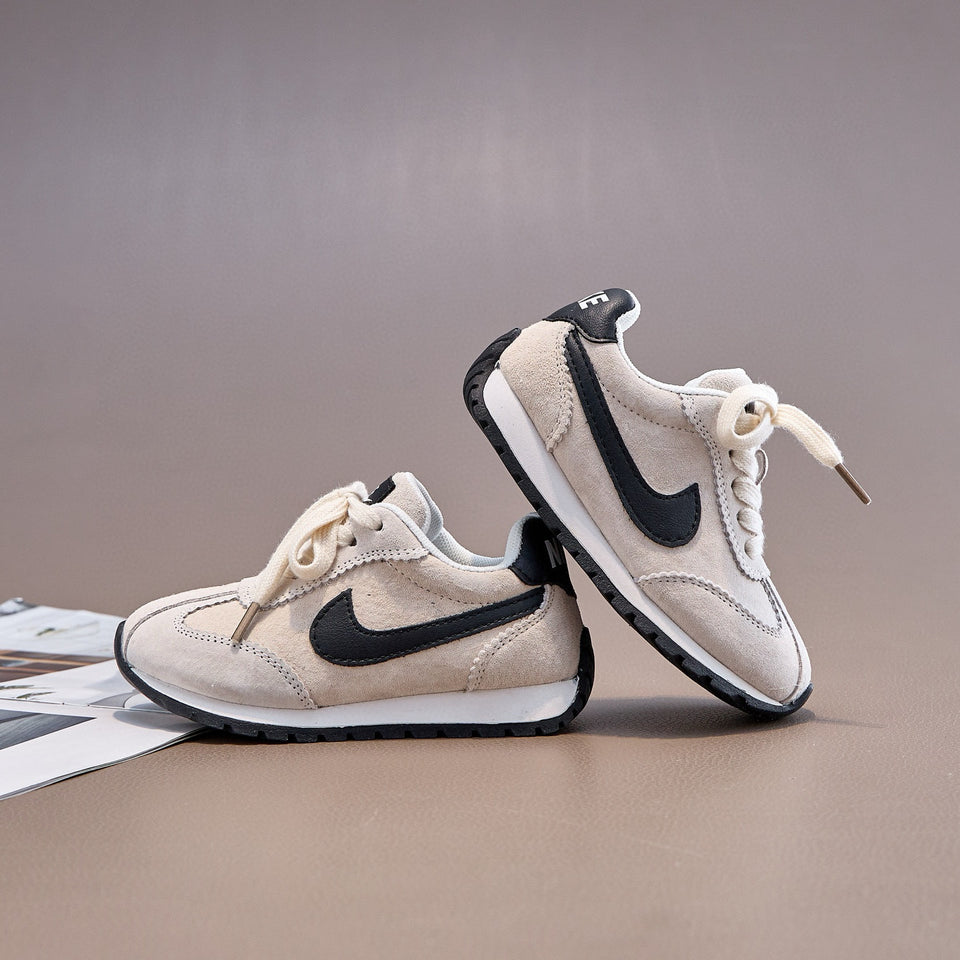 Nike valiant white infantil