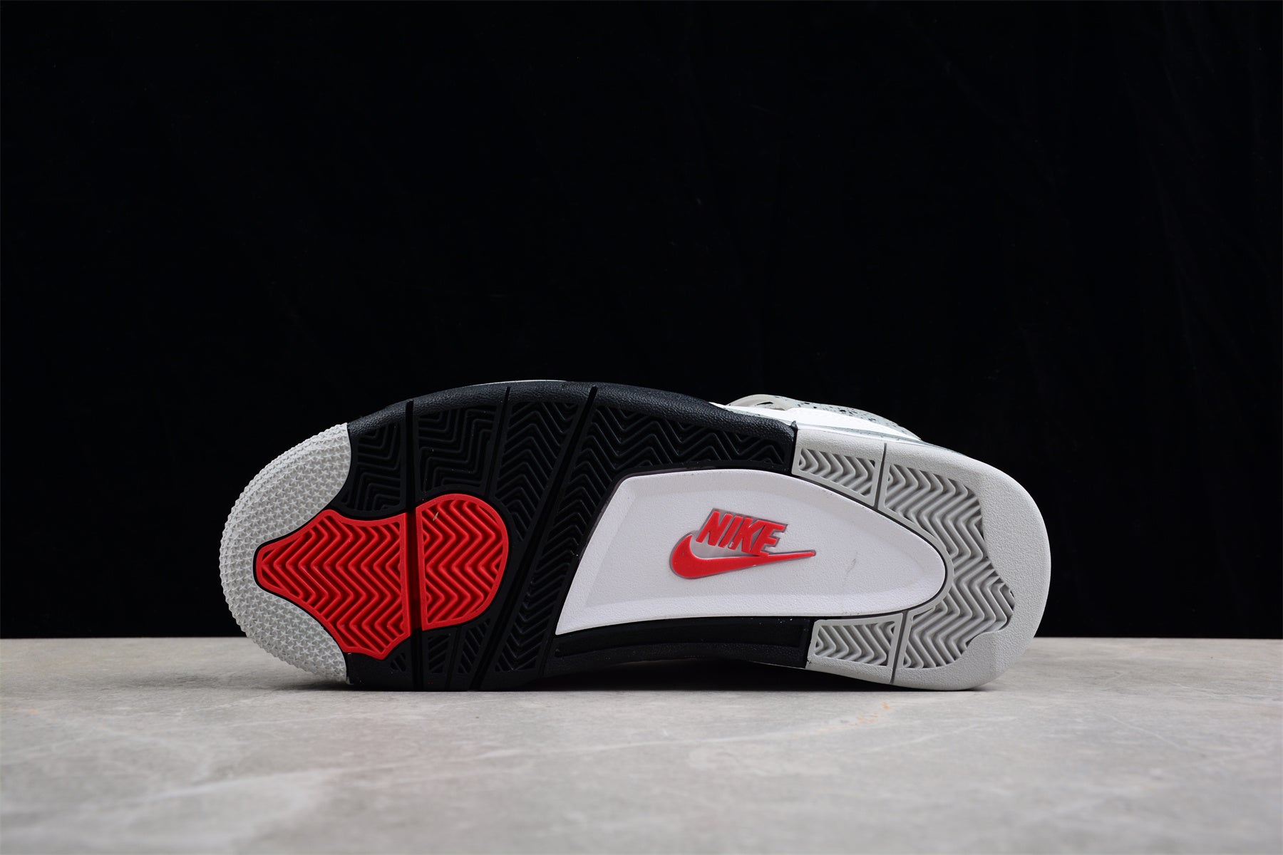 Air Jordan 4 Retro "White Cement"