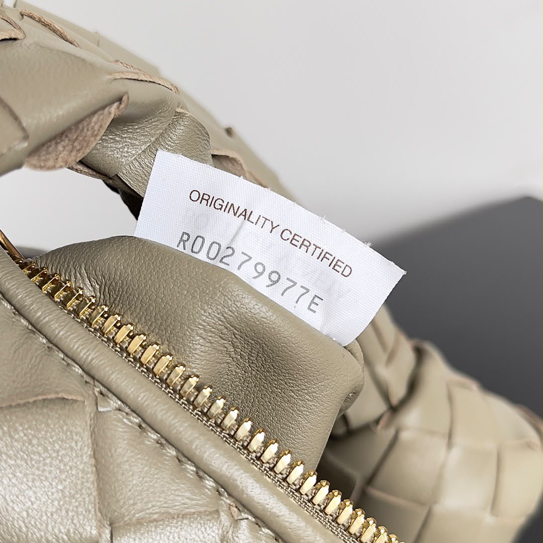 Bottega Veneta Mini Jodie knot Travertine