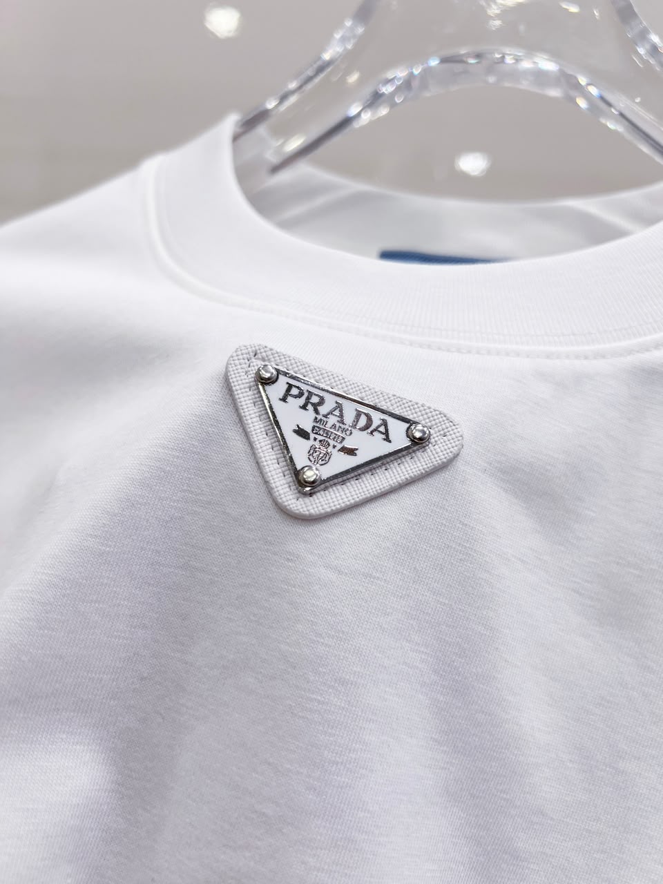 Camiseta Prada de Algodão Interlock com Logo Triangular
