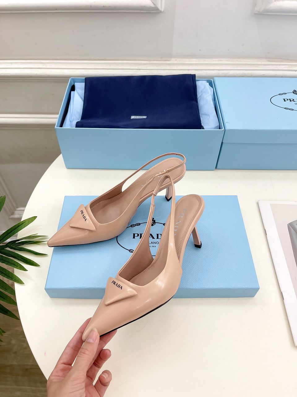 Prada Scarpin Slingback beige