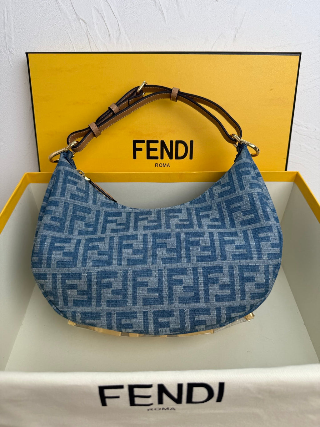 Fendi Fendigraphy Small Azul