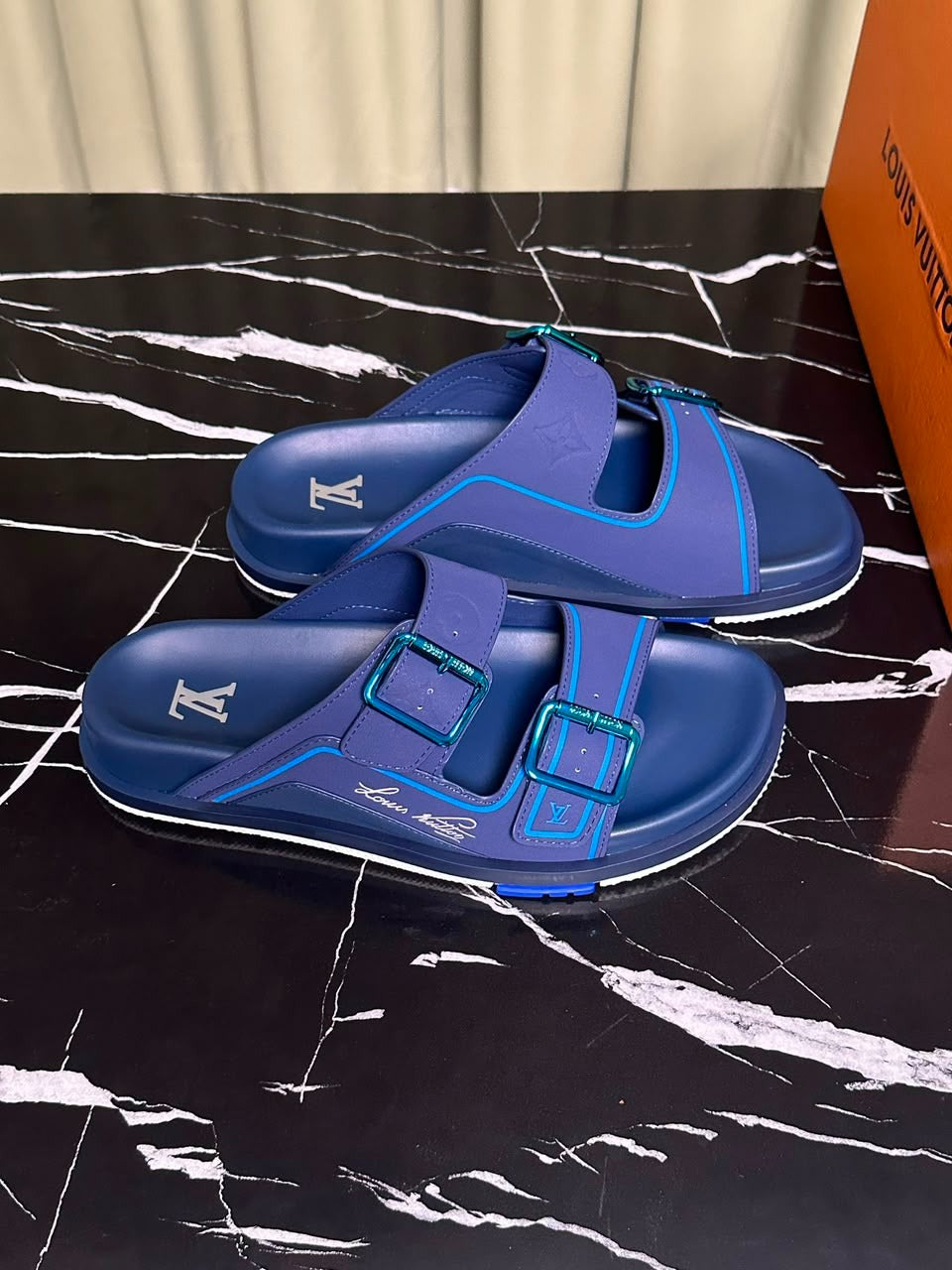 Sandália Louis Vuitton Trainer Mule Naty