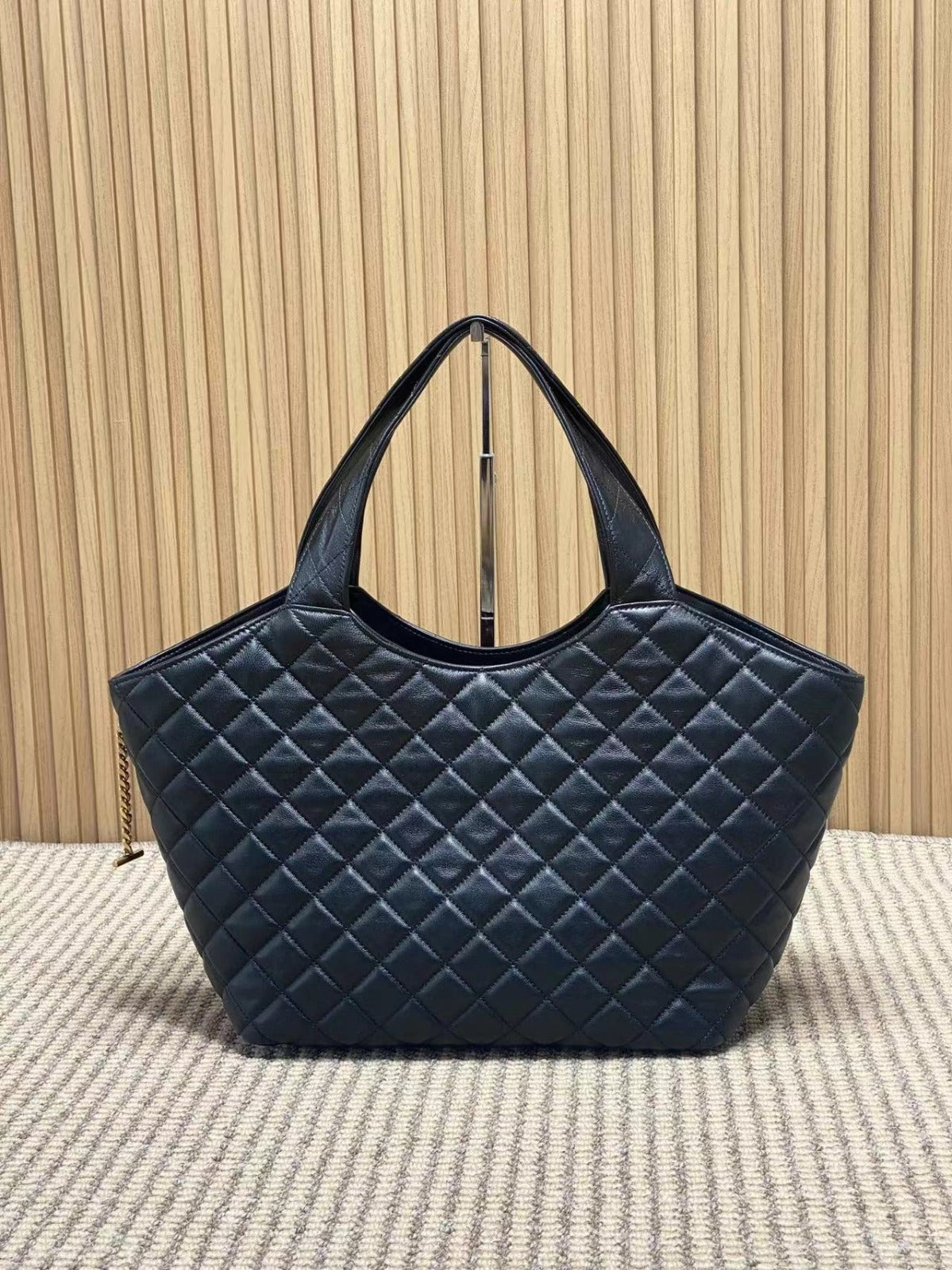 Bolsa Tote Yves Saint Laurent 46cm .