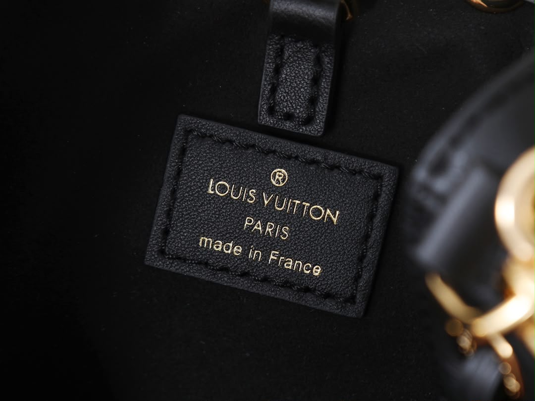Louis Vuitton Bag  Bucket Coussin