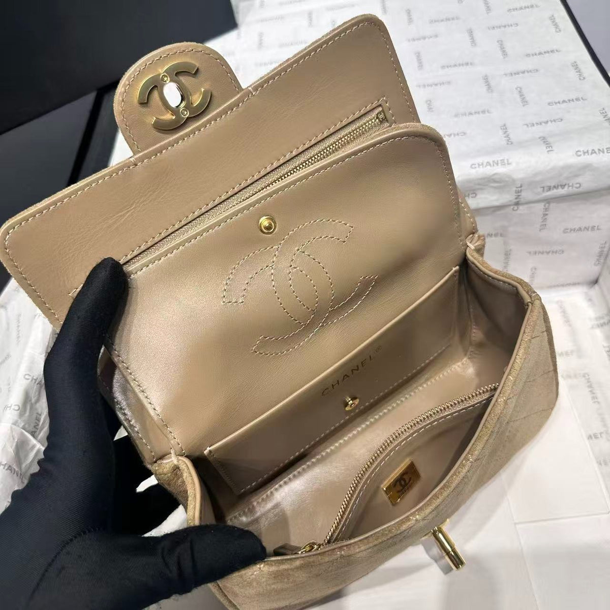 Chanel Classic Double Flap Suede Bege