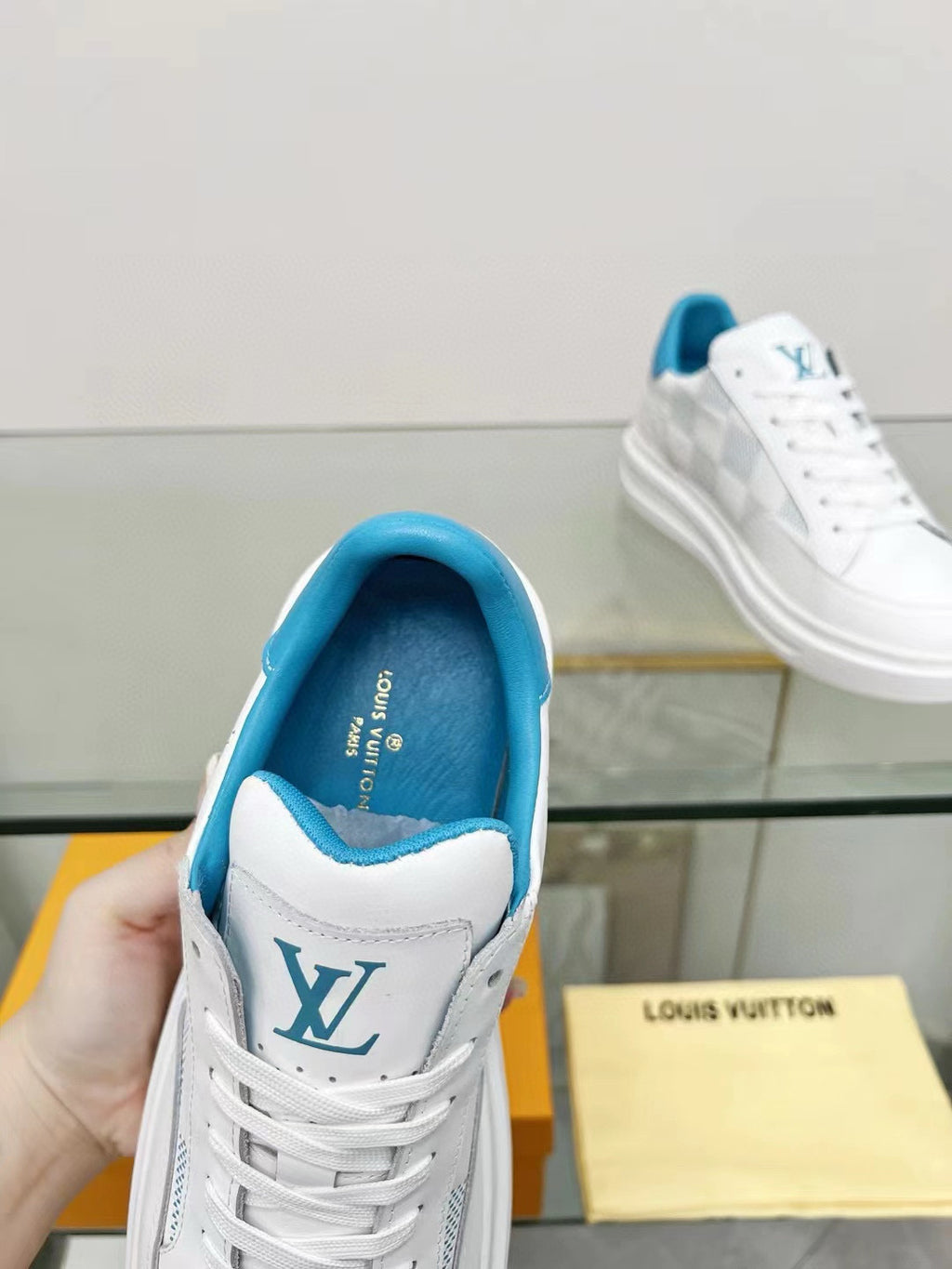 Beverly Hills Louis vuitton