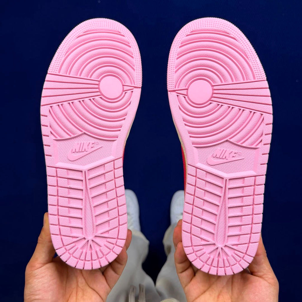 Air Jordan 1 Low x Travis Scott Tropical Pink