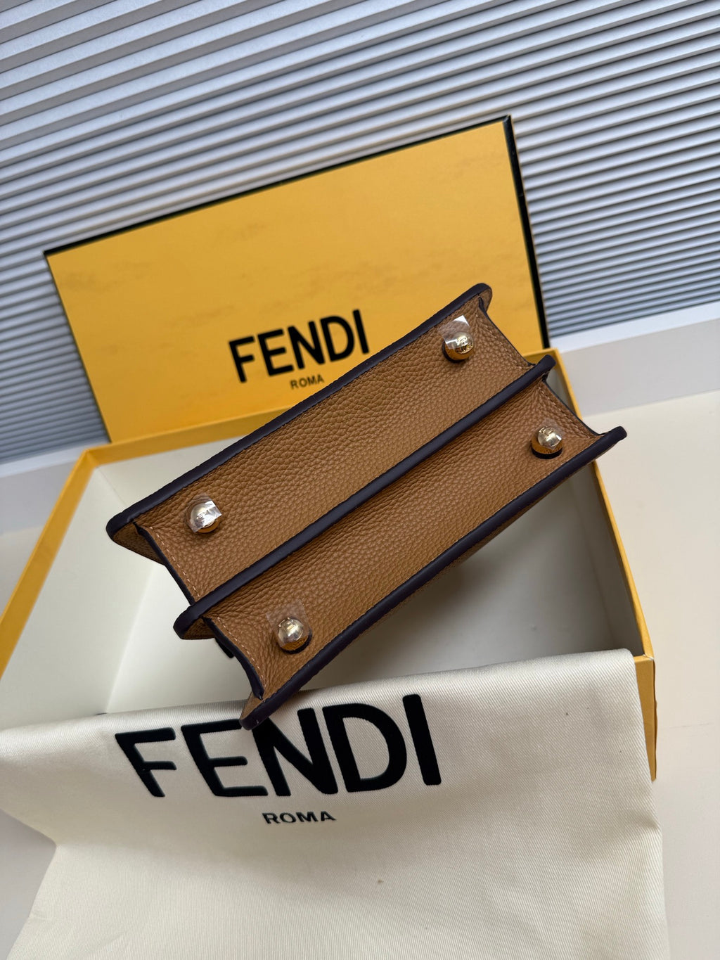 Fendi Peekaboo ISeeU FF Interlace Marrom