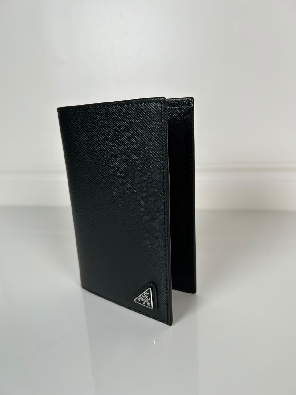Porta-cartões em Couro Saffiano (modelo 2MC101)