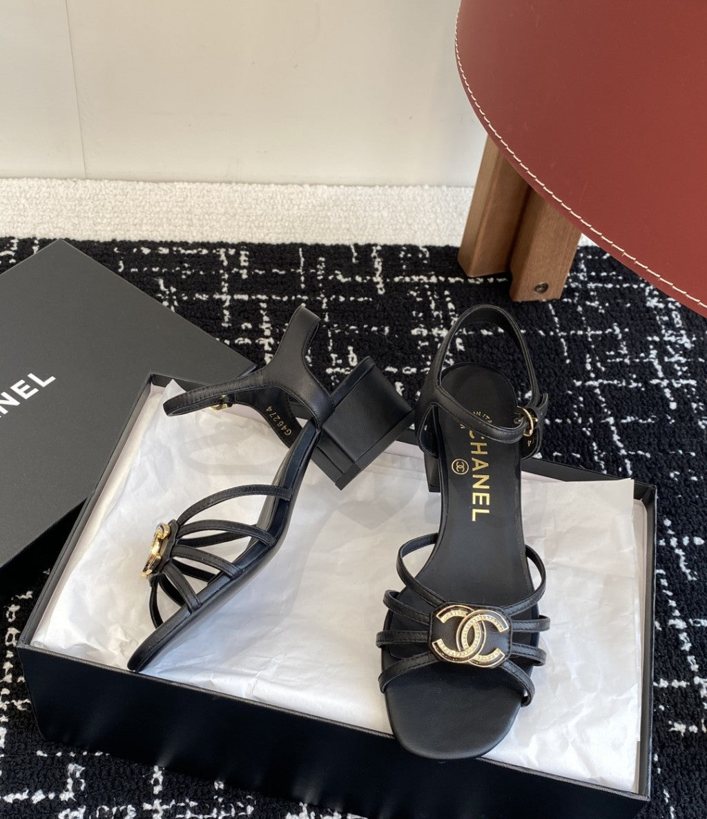 Chanel Interlocking CC Strappy Block Heel Sandal Black. Salto 4,5 cm.