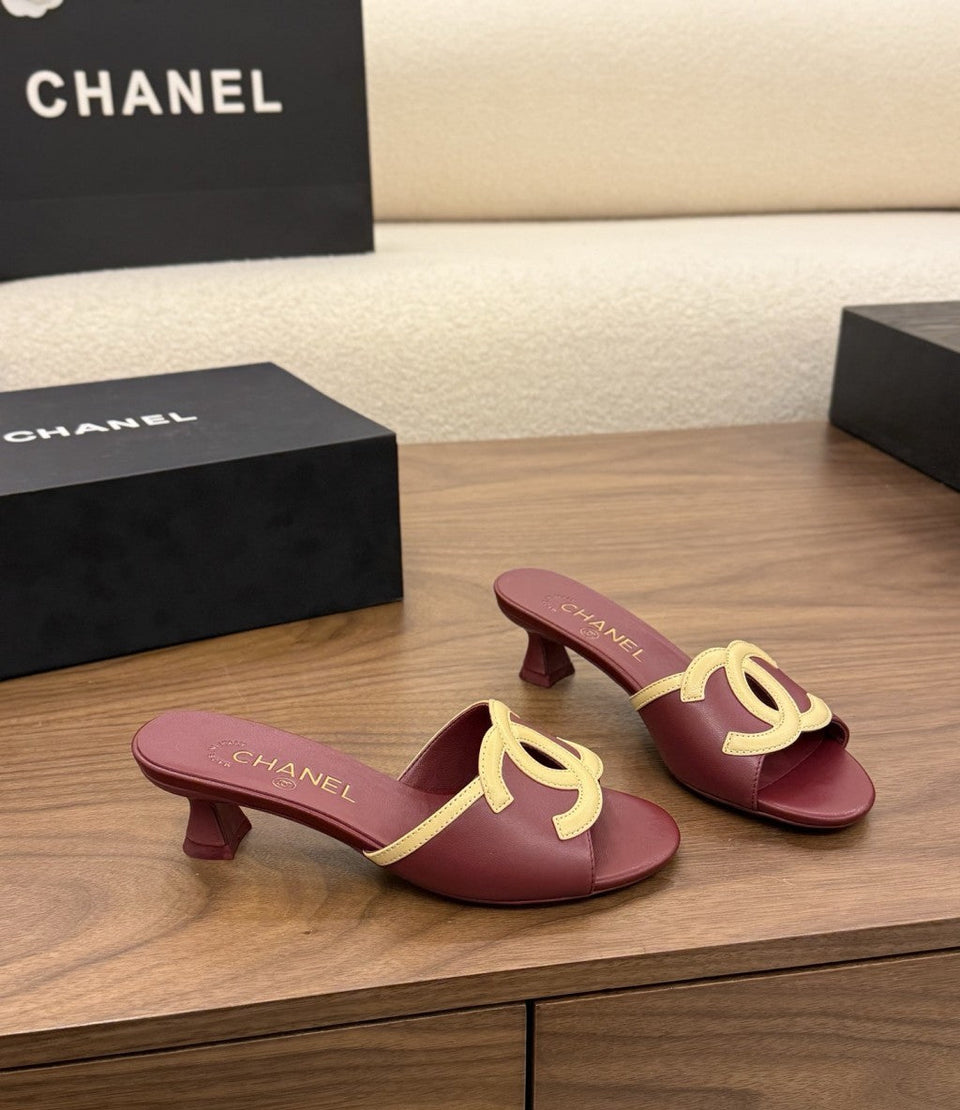 Chanel Interlocking CC Heeled Mules Burgundy & Beige. Salto 5 cm.