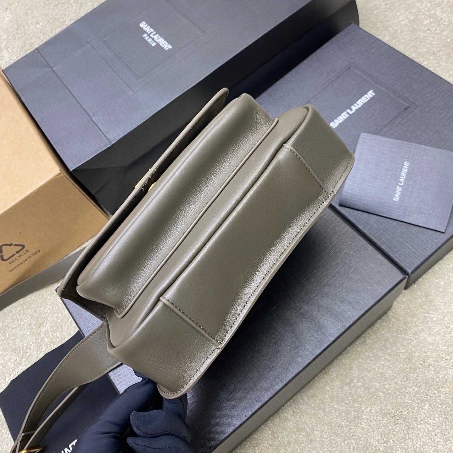 Saint Laurent Niki Saddle Shoulder Bag Taupe Ferragens Douradas
