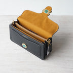 Bolsa Coach Tabby em Couro Preto com Interior Caramelo .