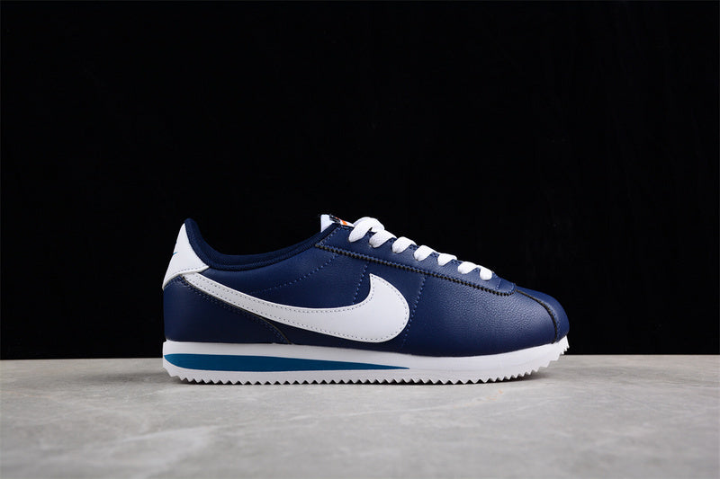 Nike Cortez Azul e branco .