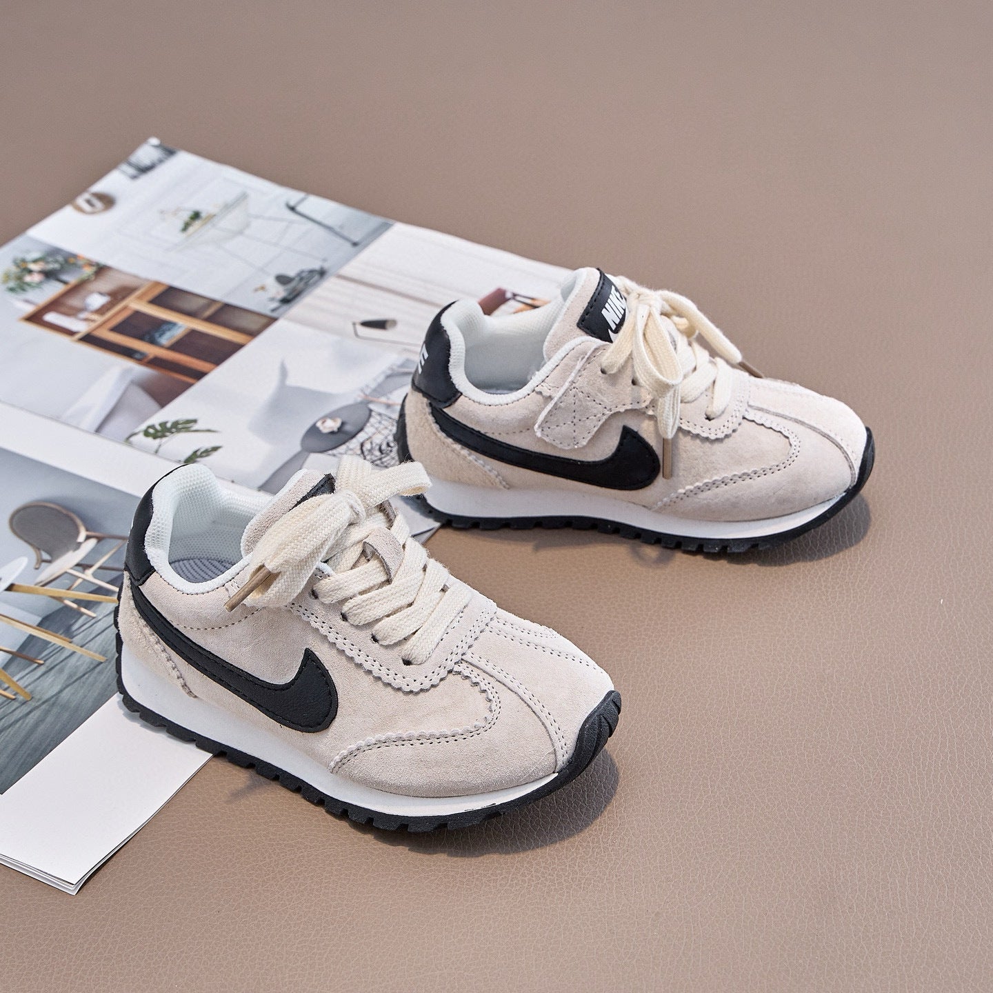 Nike valiant white infantil