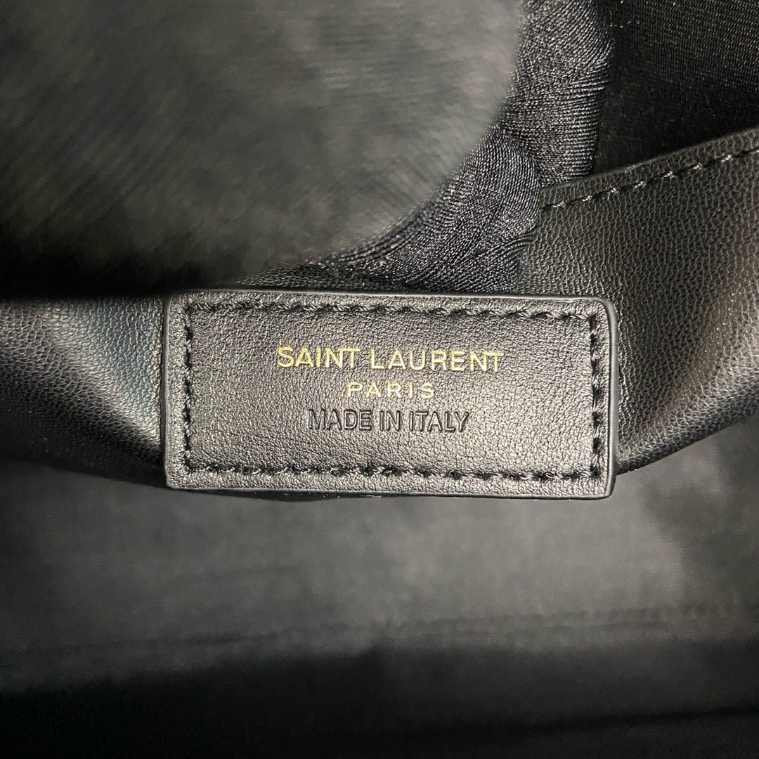 Saint Laurent Manhattan Small Shoulder Bag Black Ferragens Douradas